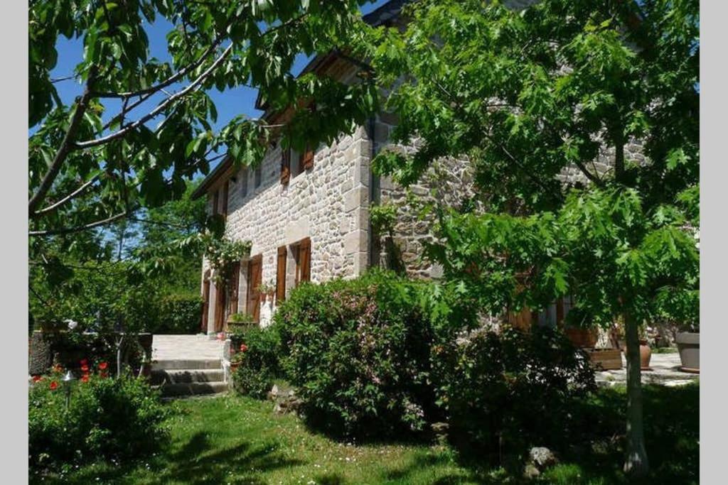 La Grange De Salvaneix Gite Pour 15 Personnes 7 Chambres Avec 6 Sdb-6Wc Sarran Exterior photo