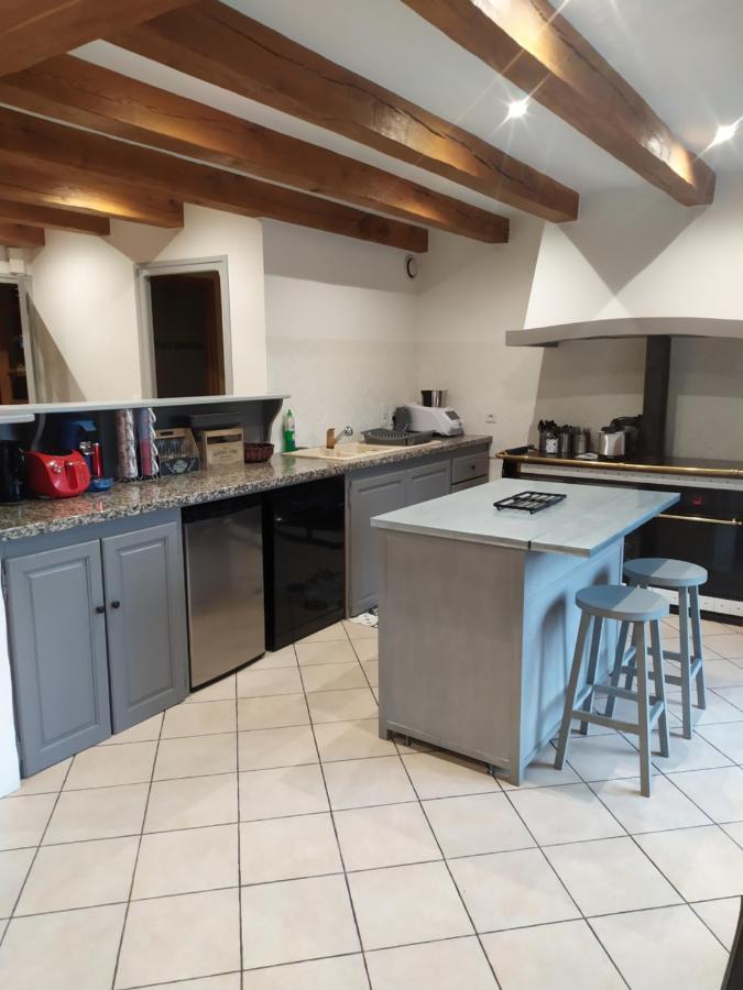 La Grange De Salvaneix Gite Pour 15 Personnes 7 Chambres Avec 6 Sdb-6Wc Sarran Exterior photo